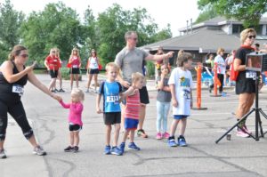 Image of kids waiting at start line