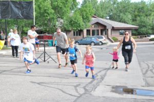 Image of kids starting the race